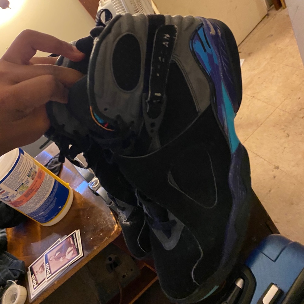Aqua 8s